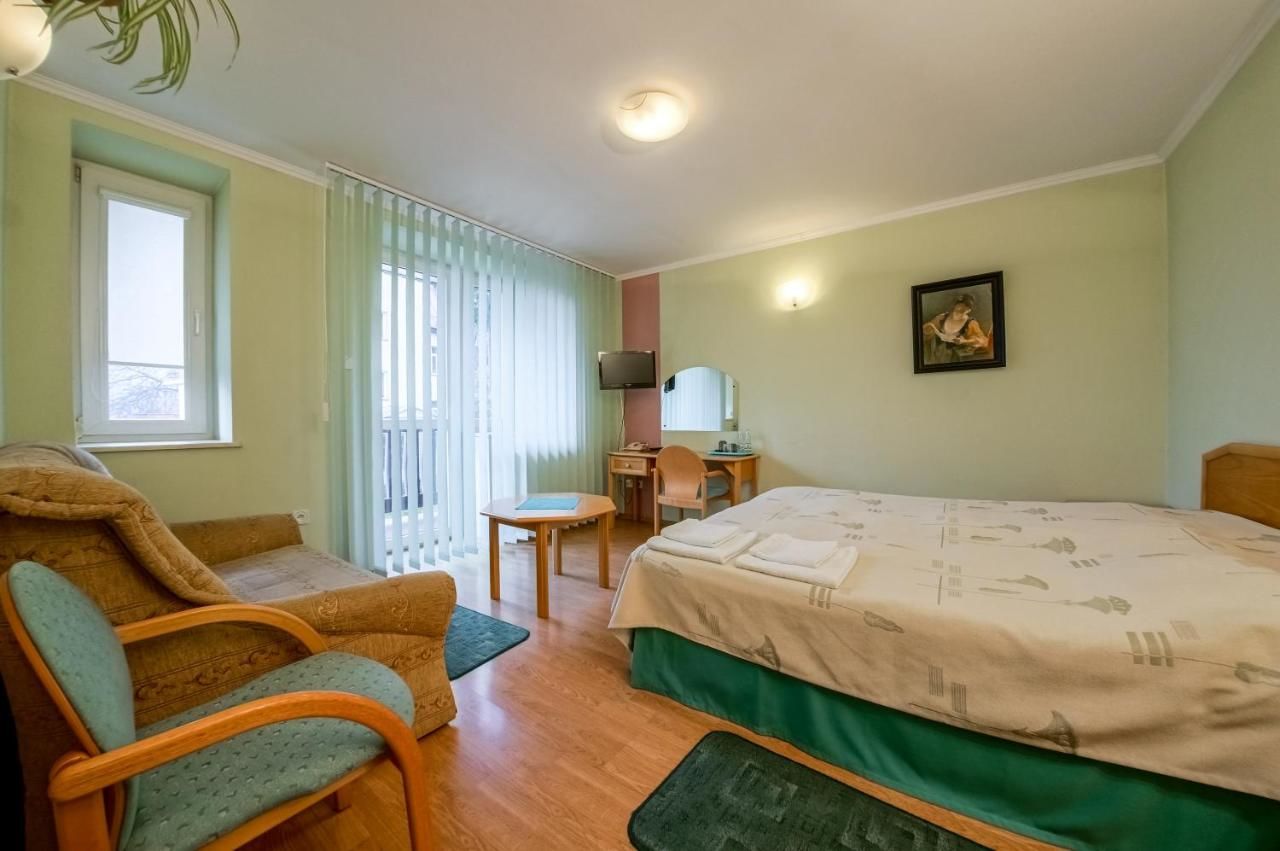 Отель Hotel Wysoka Крыница-Здруй